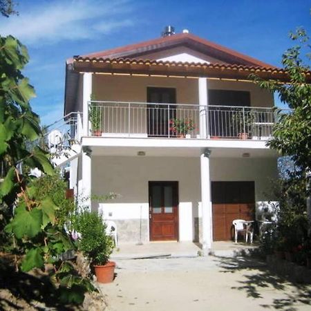 Flora'S House Villa Spilia Luaran gambar